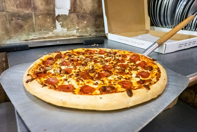 all-gon pizza.jpg